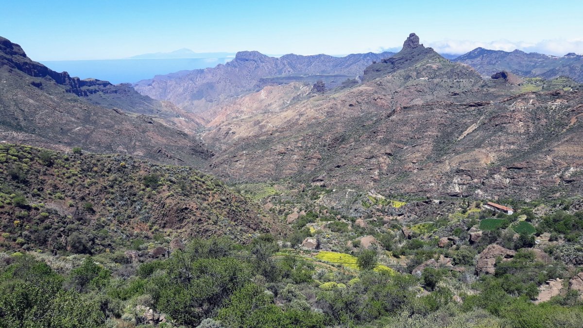 Bentayga a Tenerife (Teide) na obzoru