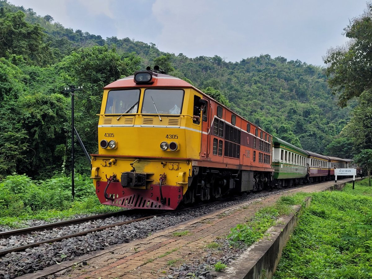 Vlak v Tham Krasae