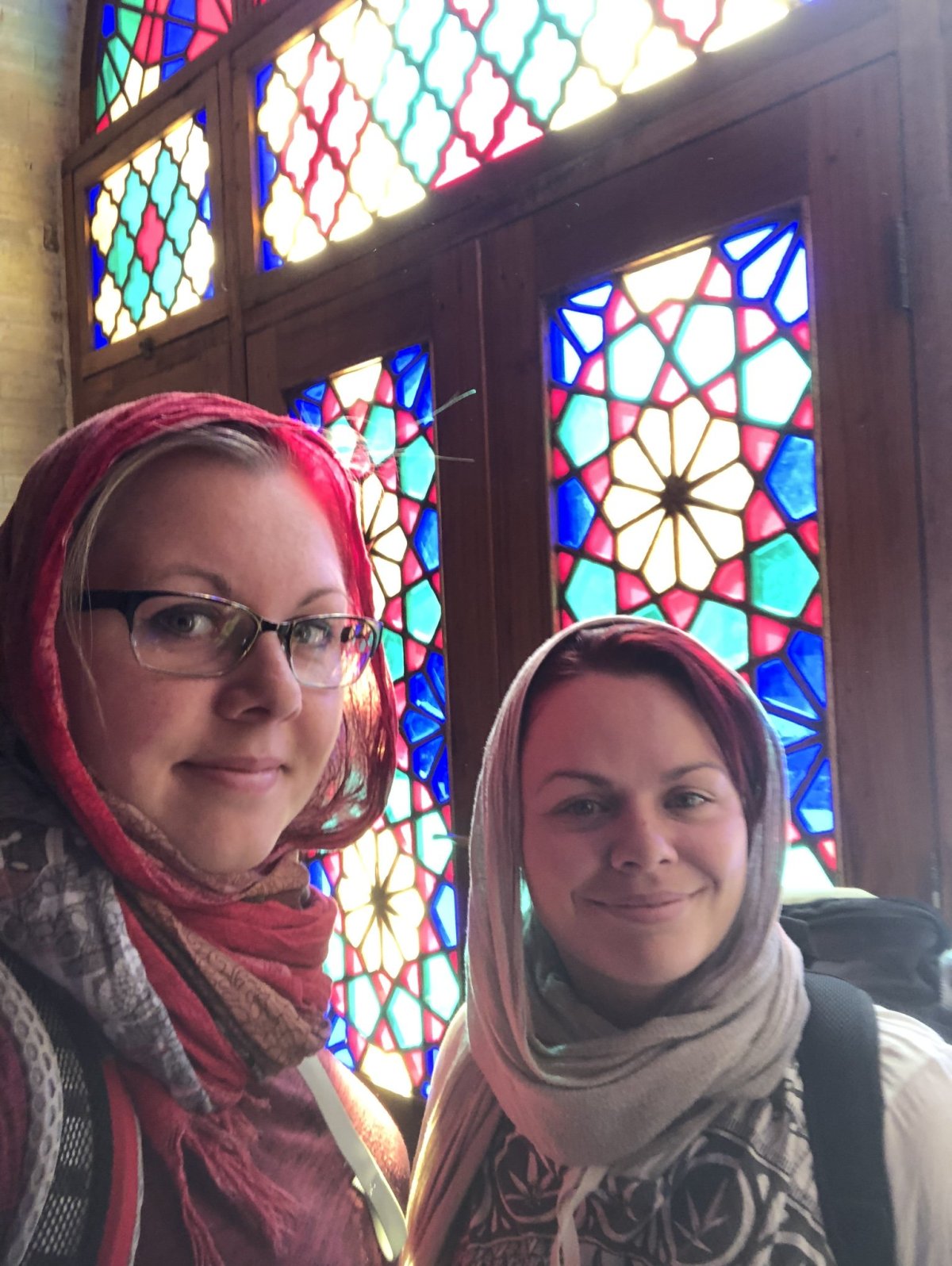 Růžová mešita v Šírazu. Nejvíc přeturistěné místo, na kterém jsme v Íránu byly. Všichni si tam chodí fotit odrazy světla, které 