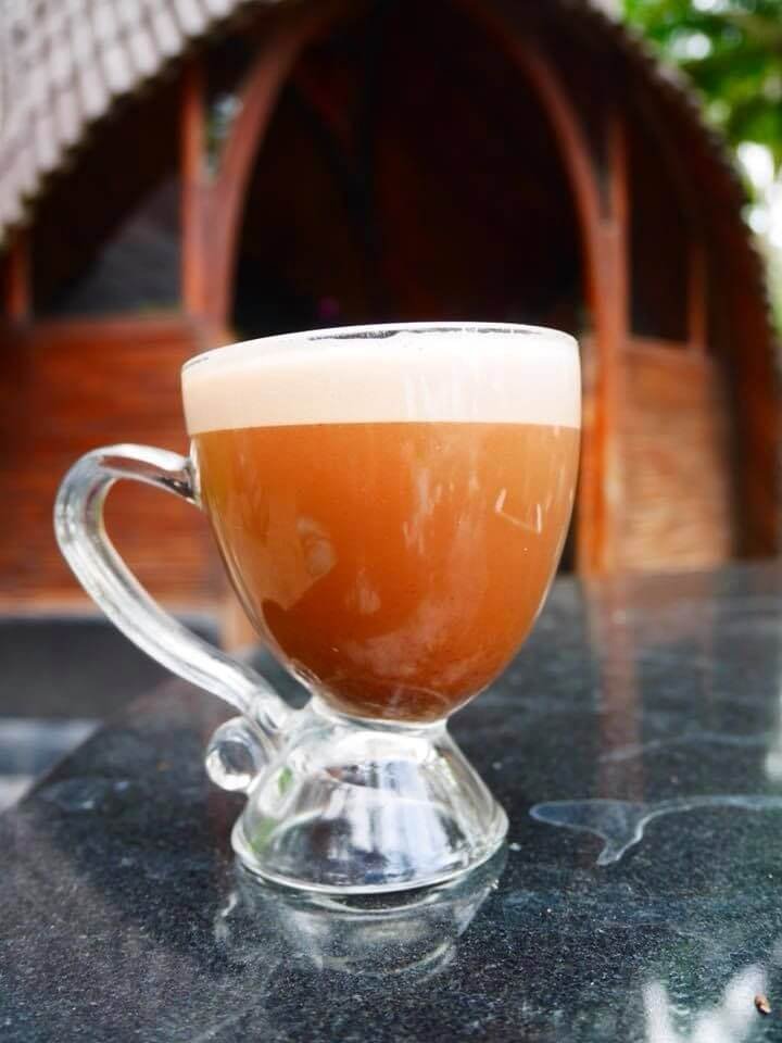 Charlyeho továrna na čokoládu