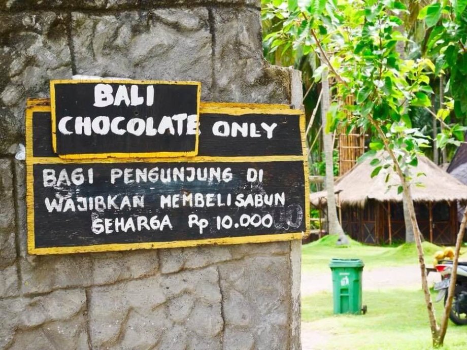 Charlyeho továrna na čokoládu