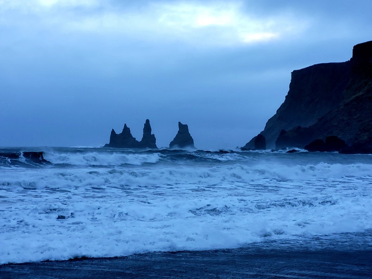 Divodá Black Sand Beach ve Víku