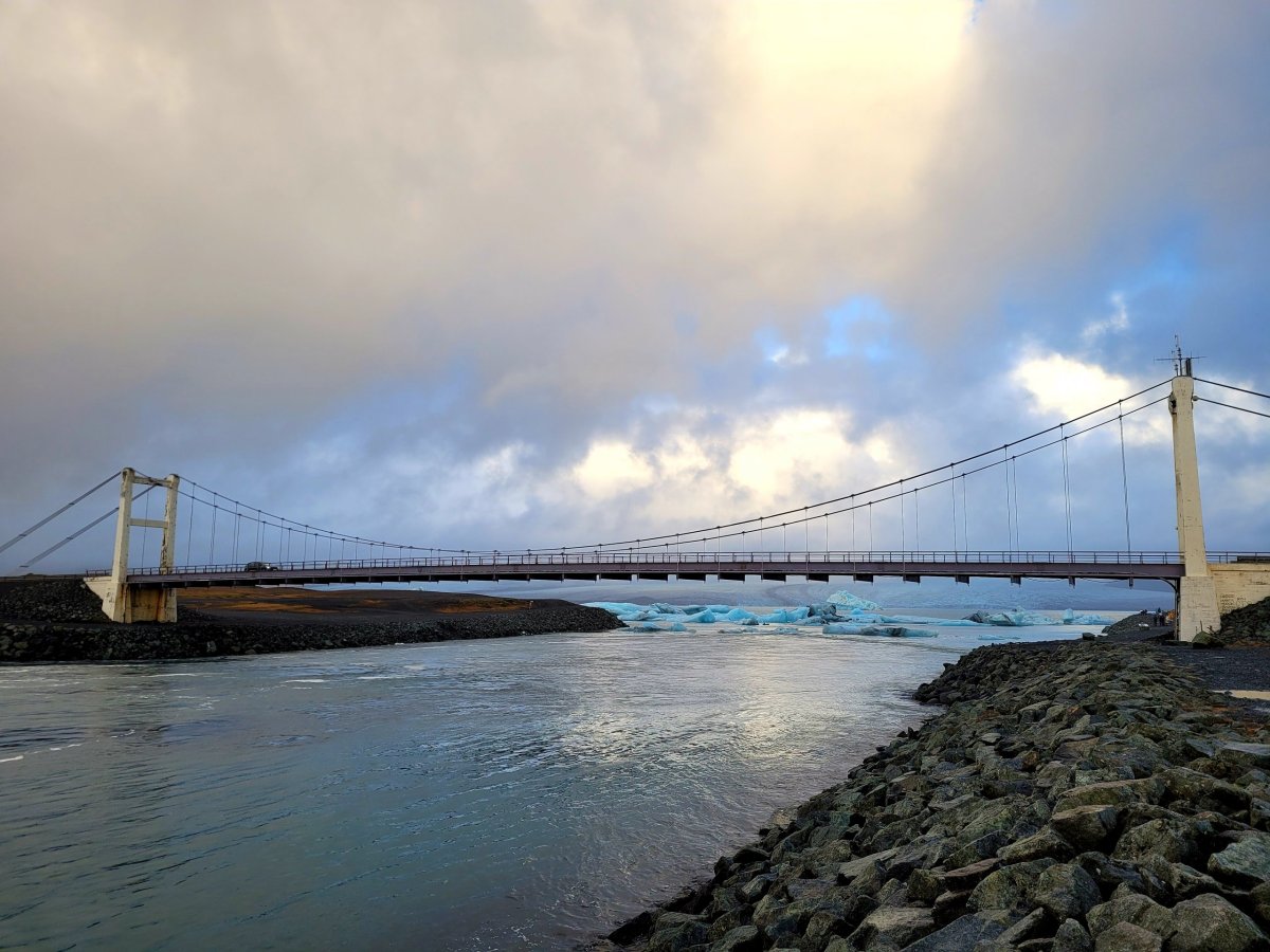 Řeka od jezera k moři