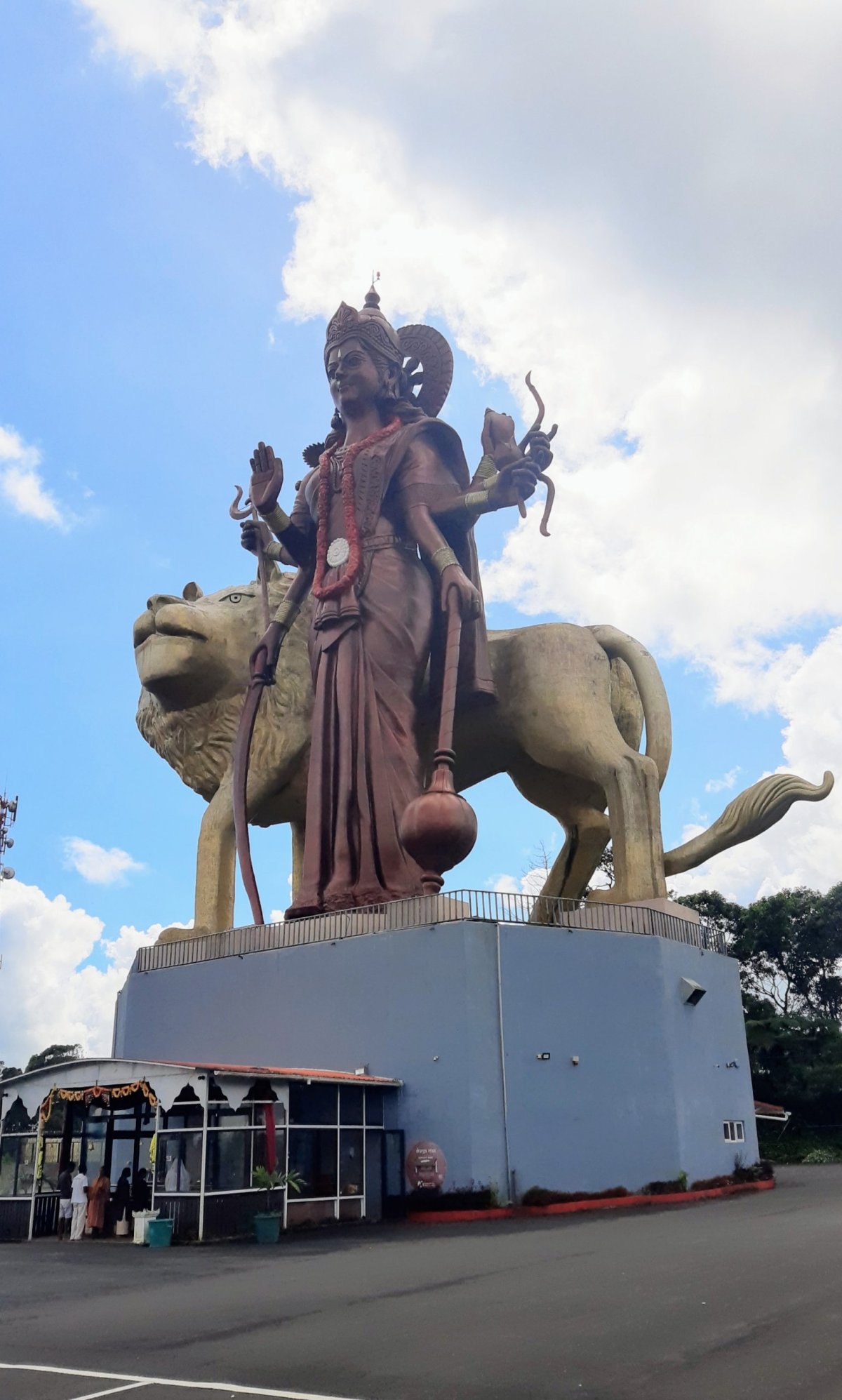 Monumentální sochy