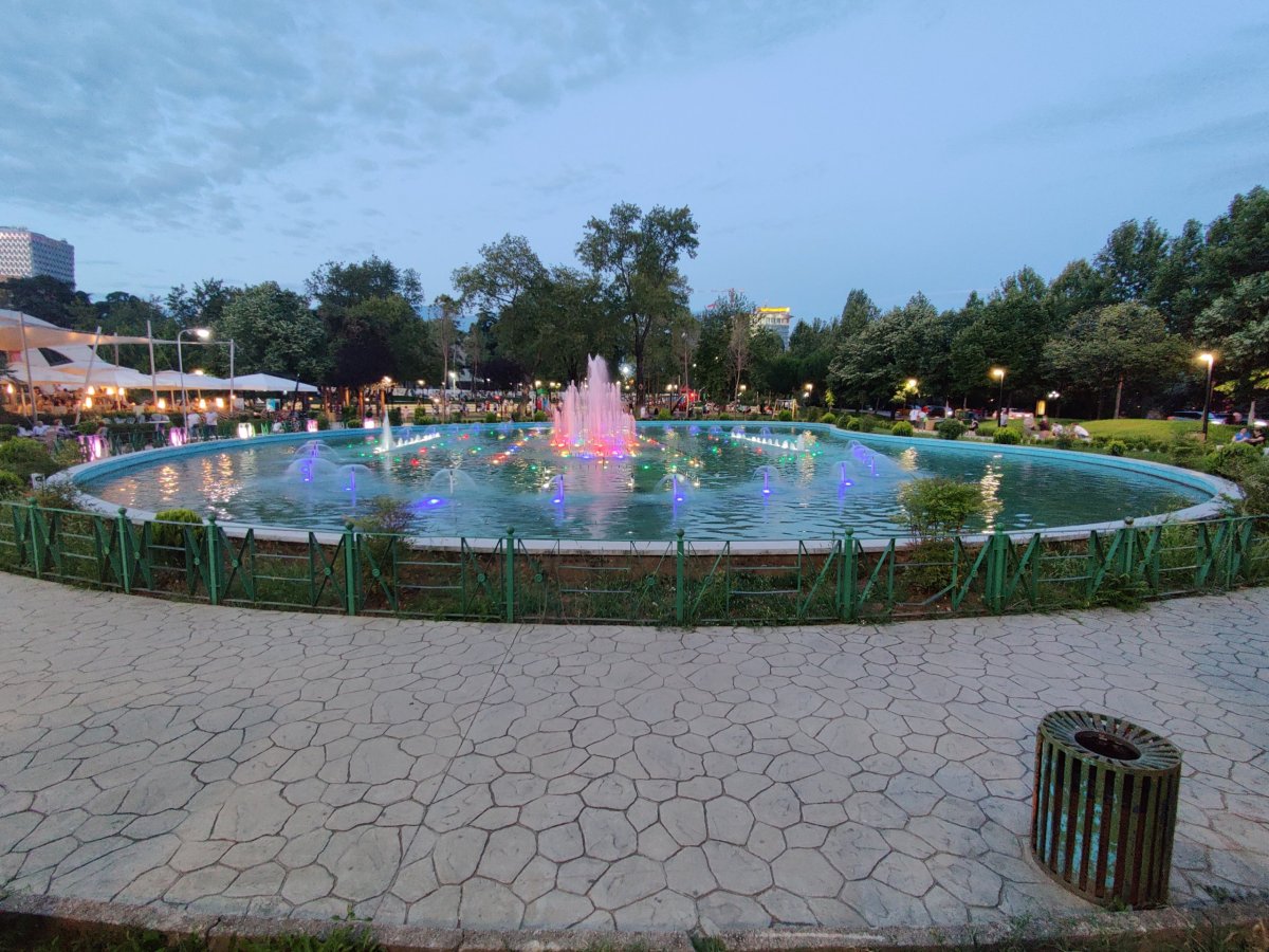 Park Rinia, Tirana