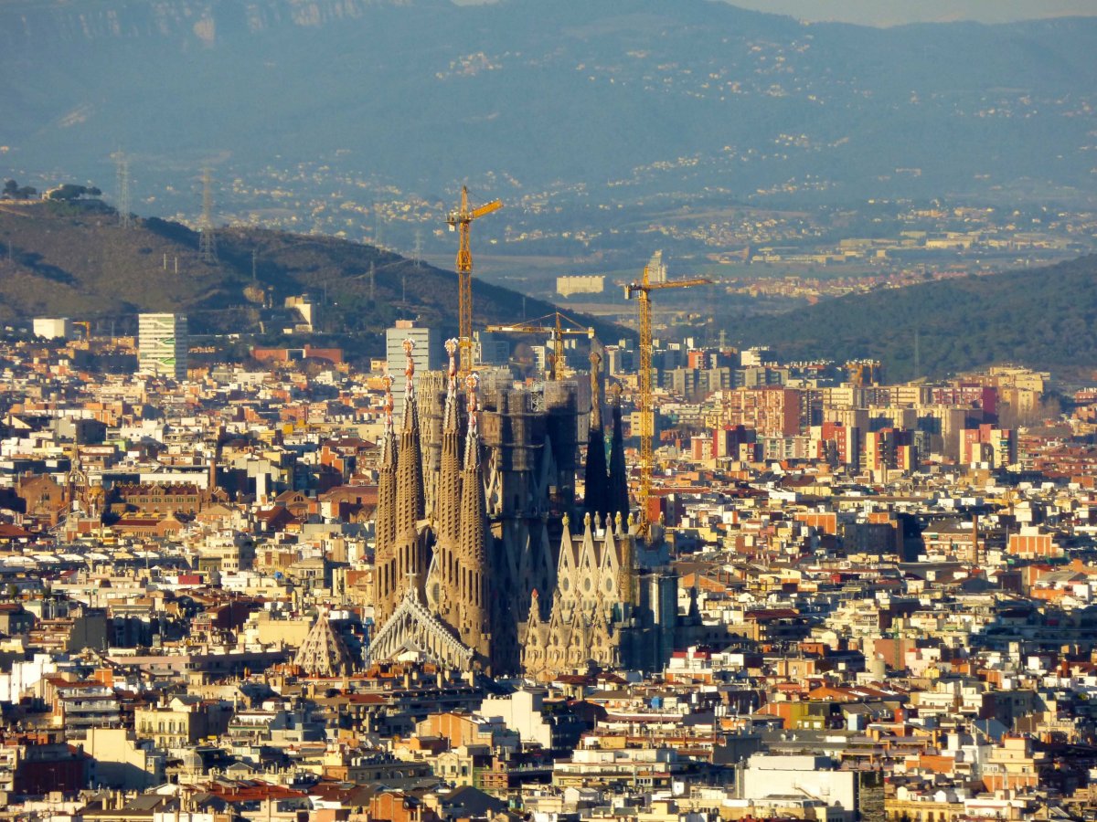 Sagrada Familia z Castell de Montjuic