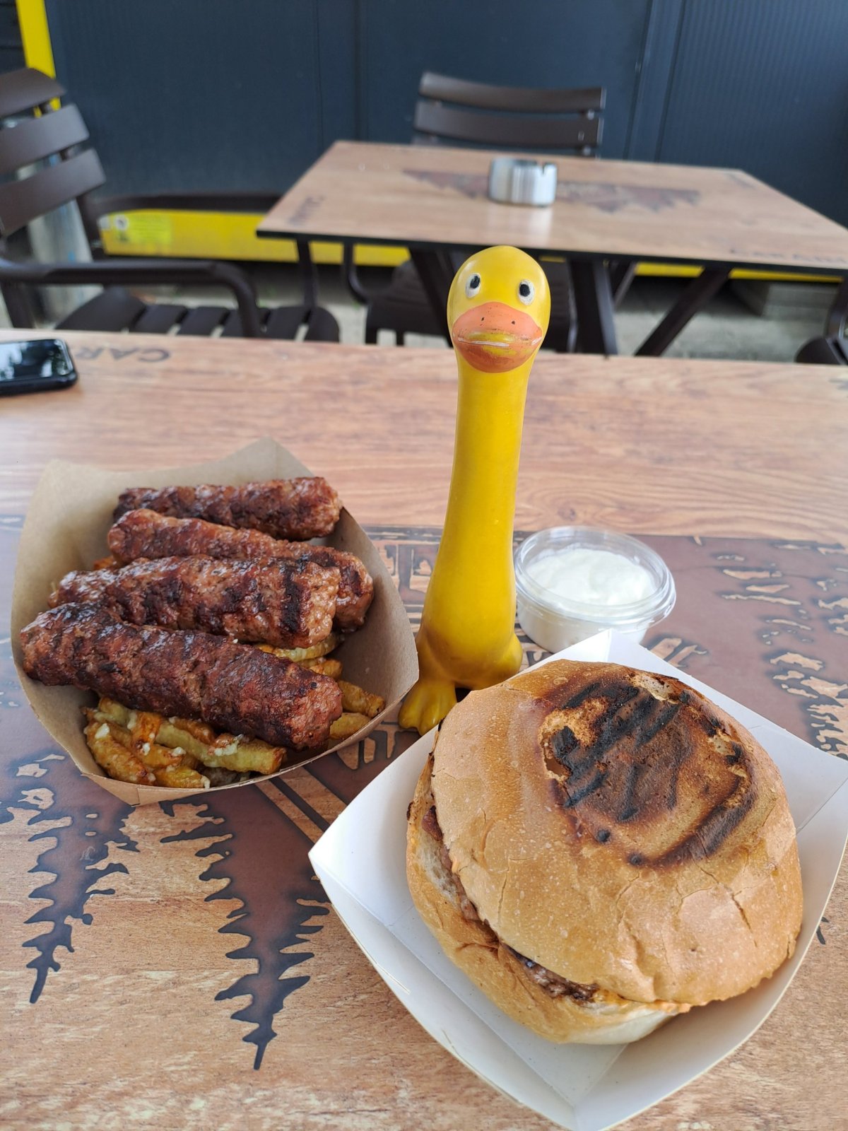 Rumunské mici a pljeskavica