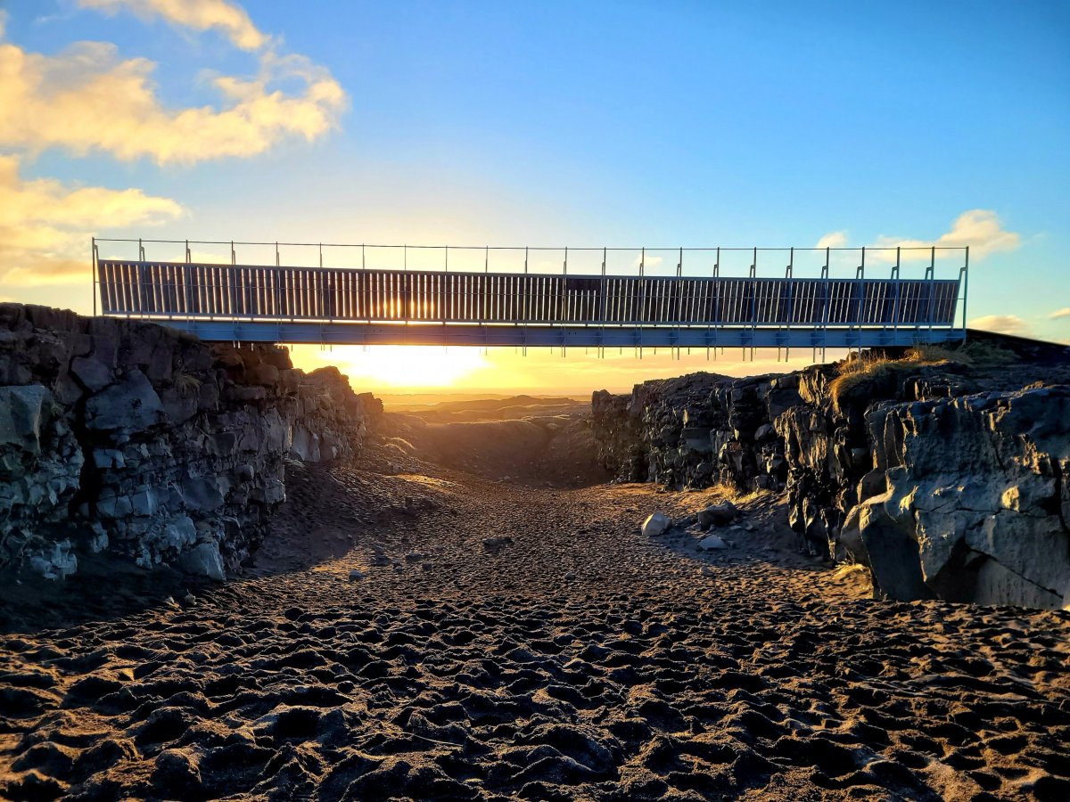 Most spojující 2 kontinenty