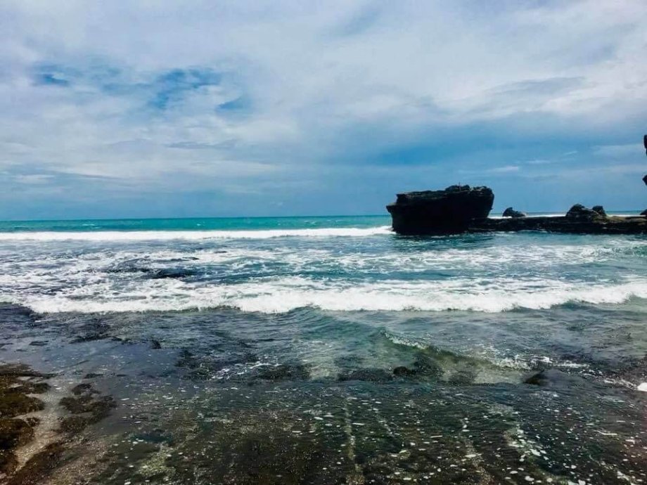 Uluwatu Temple a Tanah Lot