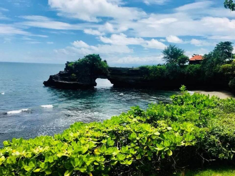 Uluwatu Temple a Tanah Lot