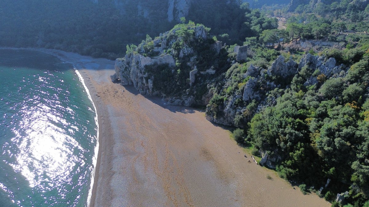 Dronová fotka z pláže