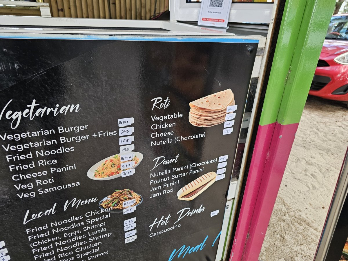 Ceny ve stáncích na pláži