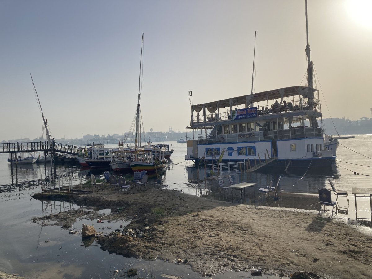 Cesta z hausbótu k taxíku