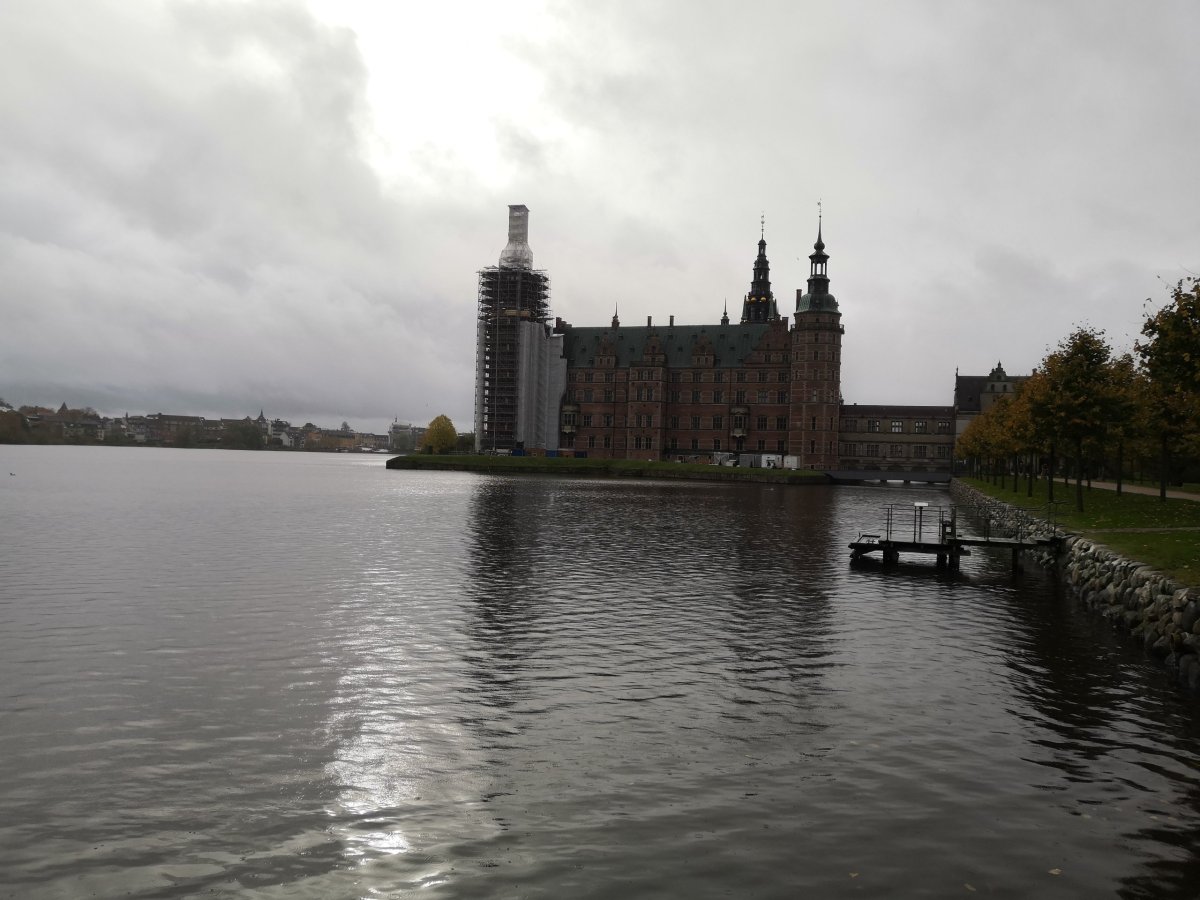 Pohled na zámek ze zahrad