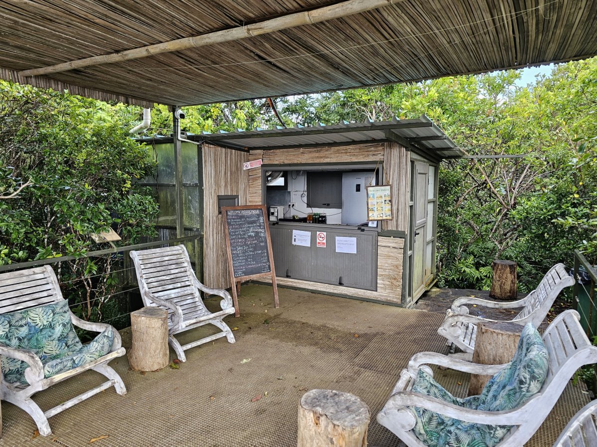 Ebony Forest, občerstvení