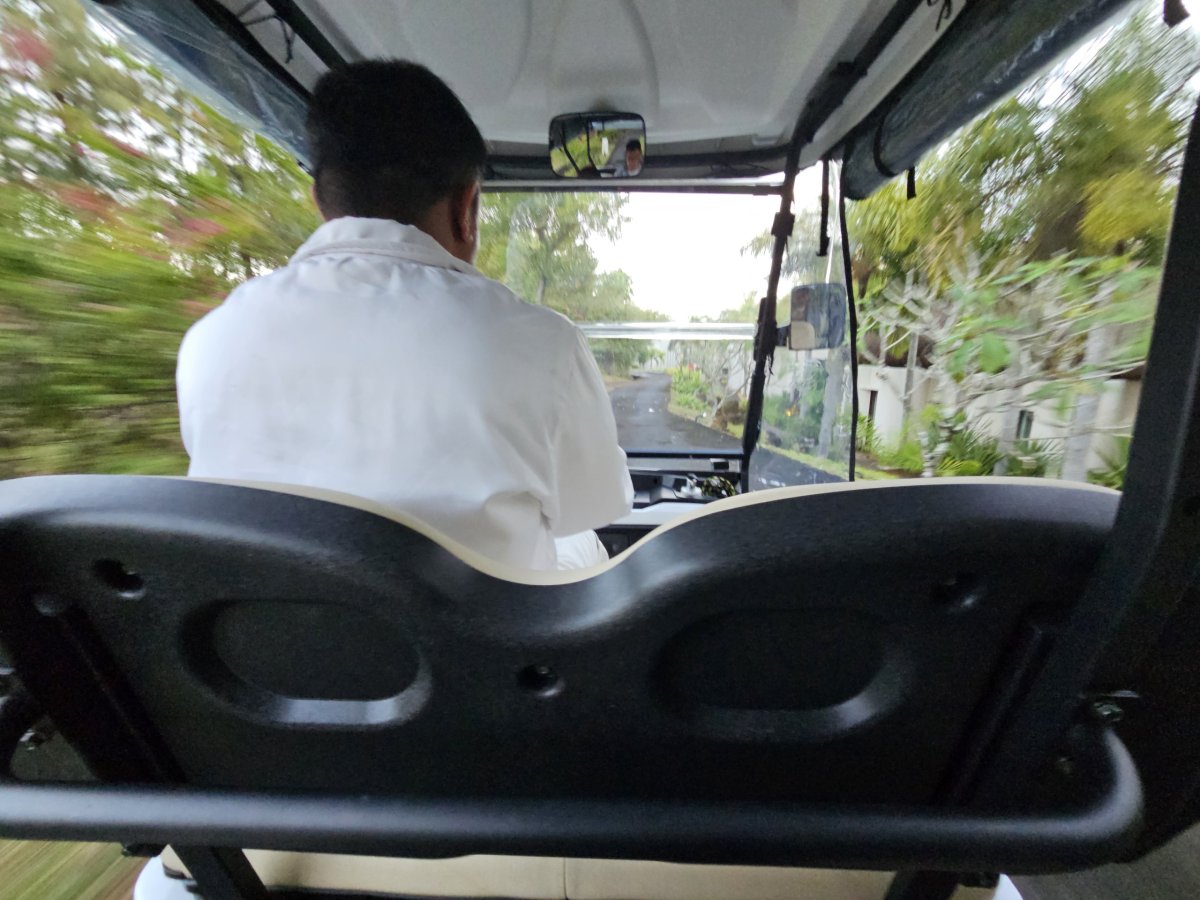 Jízda golfovým vozíkem