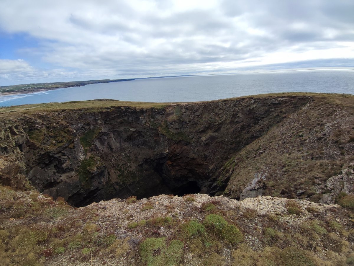 Round hole