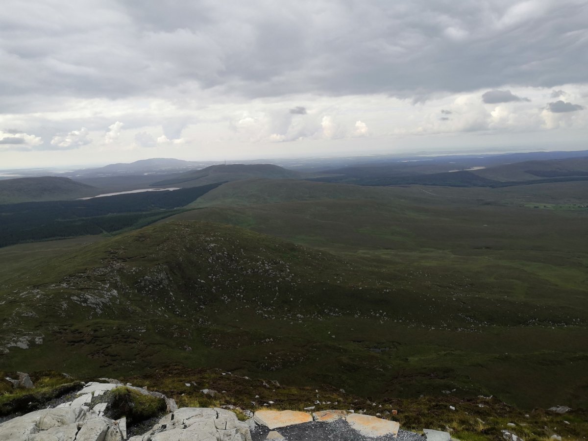 Pohled z vrcholu na jih