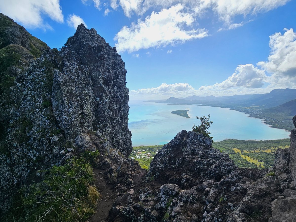 Výhled z vrcholu Le Morne