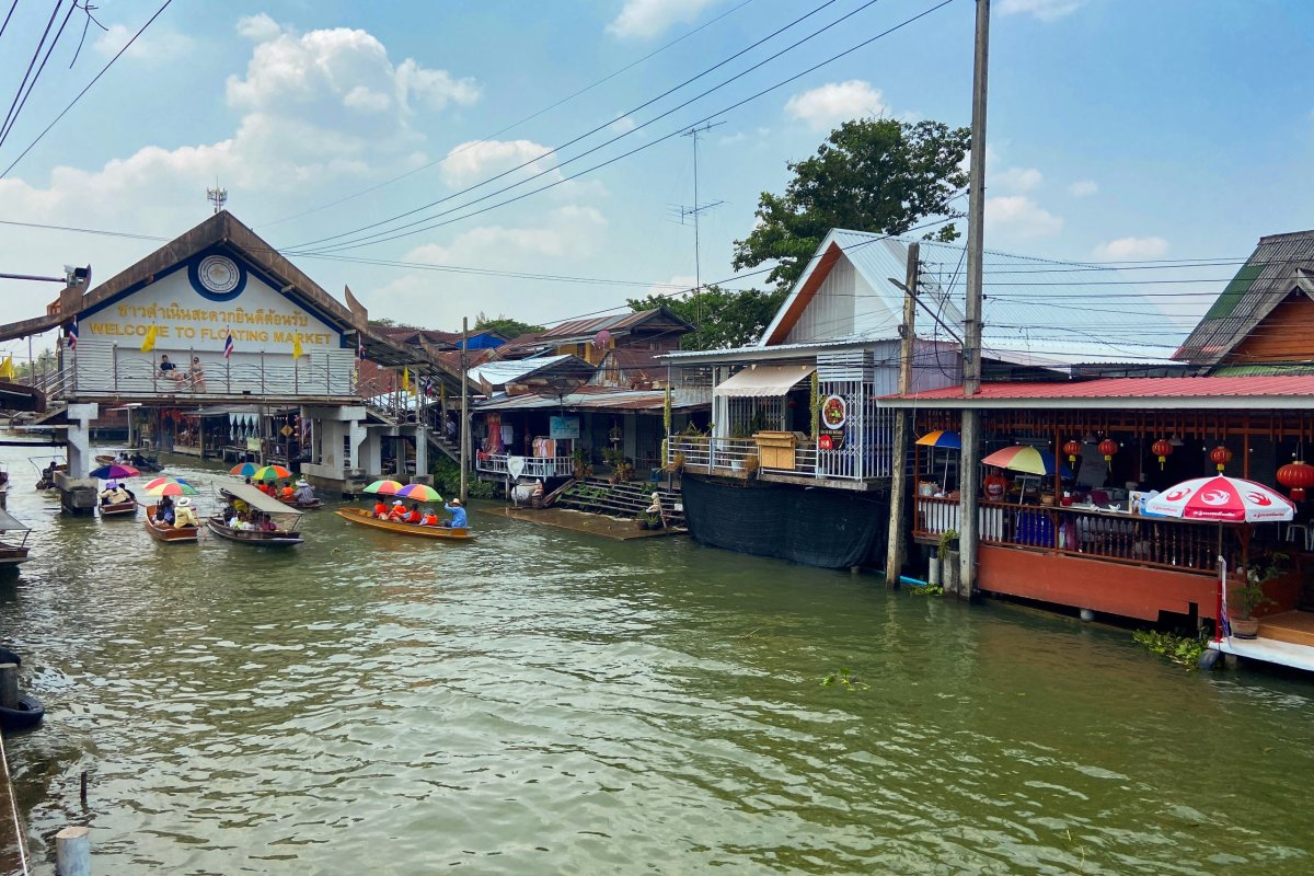 plovoucí trh - hlavní kanál