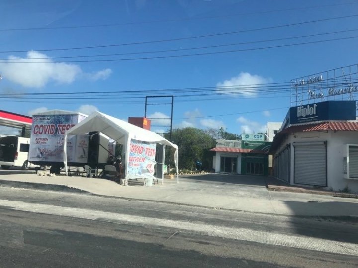 Testovací centrum Mavelsa na hlavní cestě Tulum - Cancun