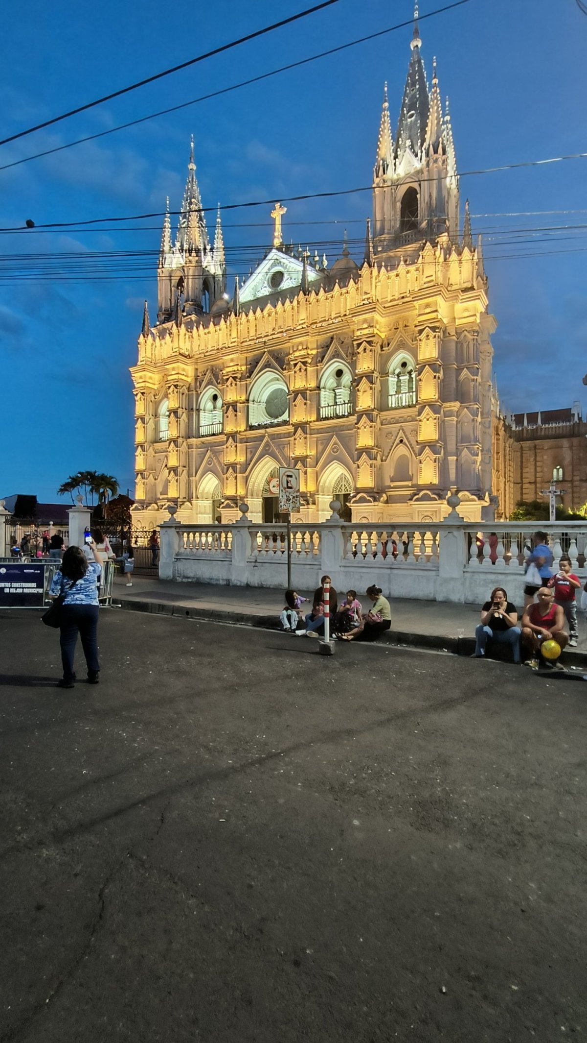 Katedrála Seňory Santa Any večer