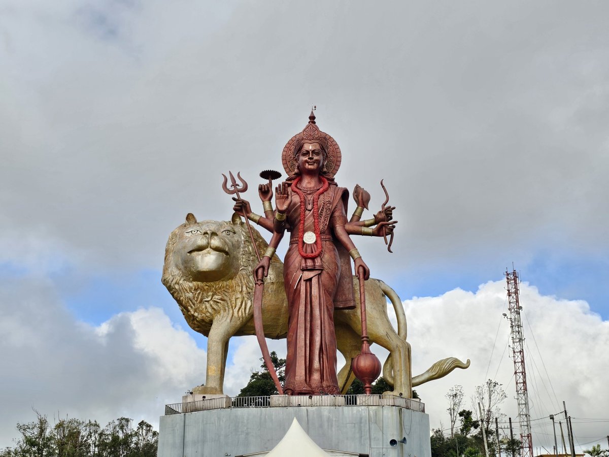 Sochy u Grand Bassin Temple