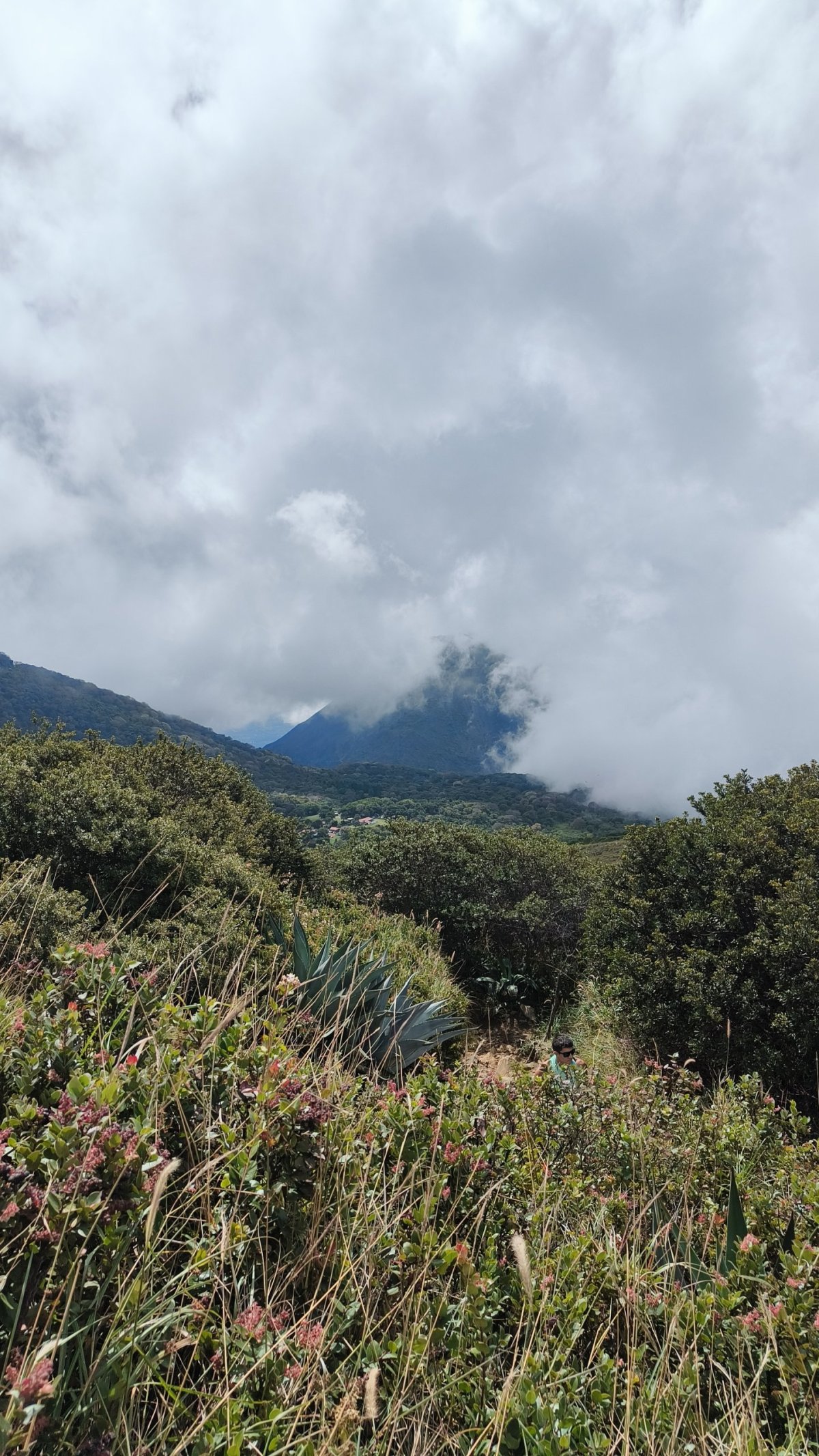 Během výstupu na sopku Santa Ana