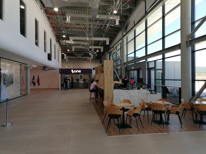 hlavní hala letiště v Kukës