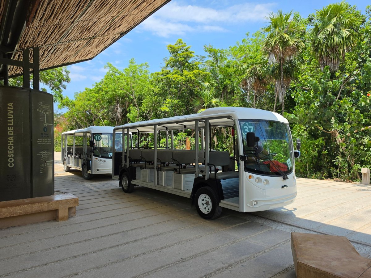 Zona Arqueológica de Tulum, doprava elektrickým autobusy