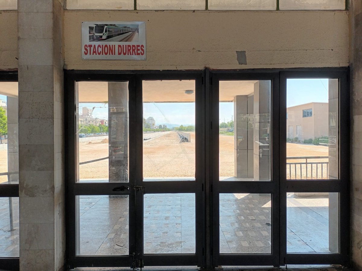 pohled na koleje Drač 