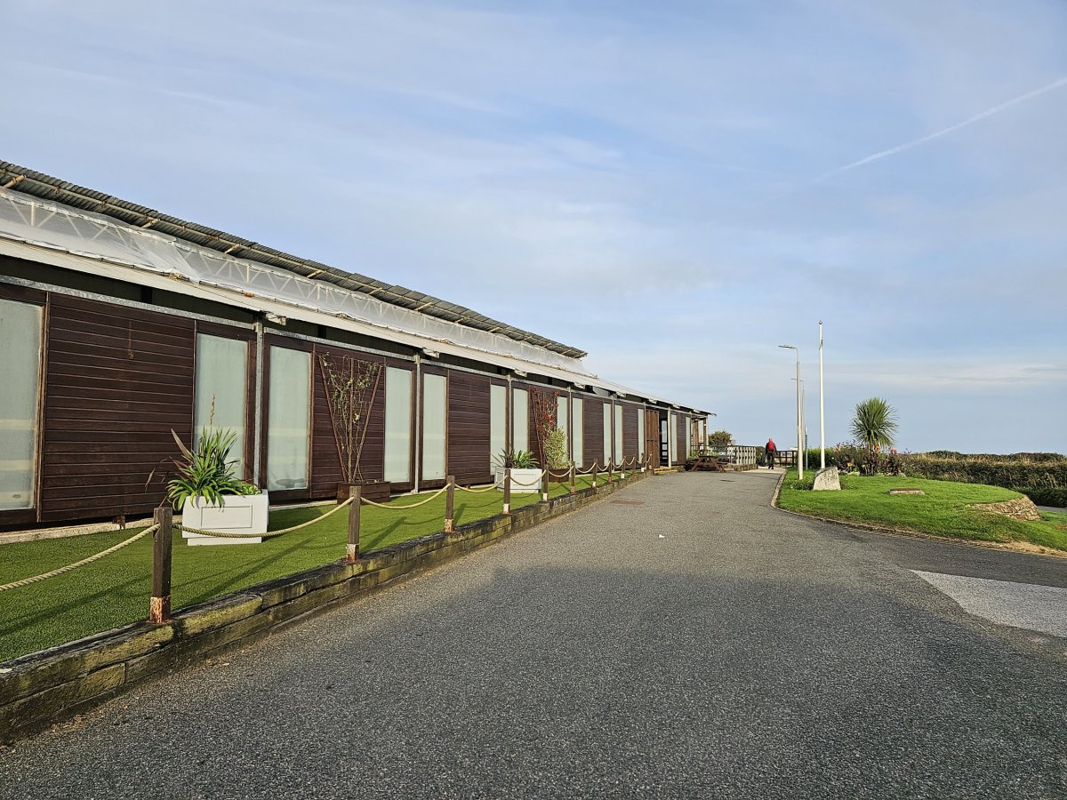 Odletový terminál, letiště NQY