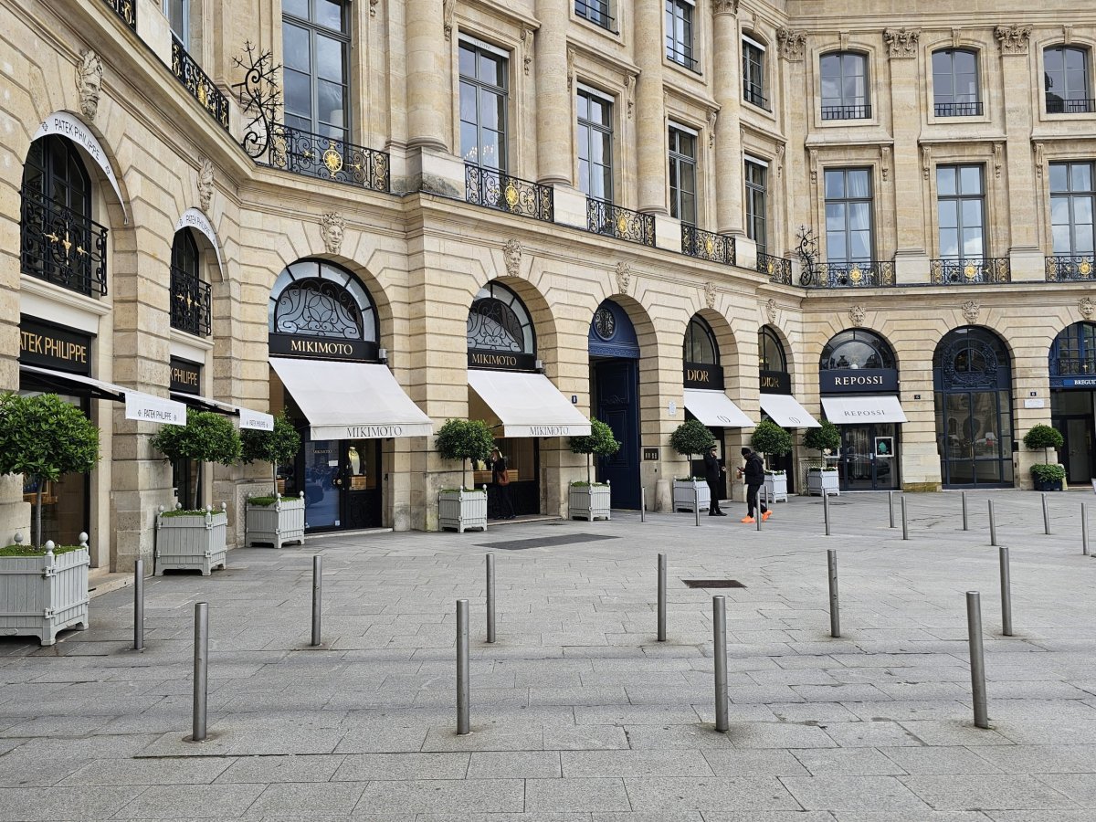 Luxusní obchody na Place-Vendôme