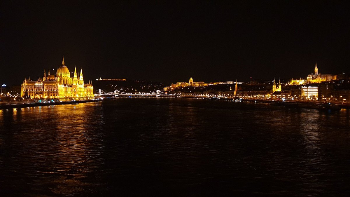 Noční Budapešť z Margit híd