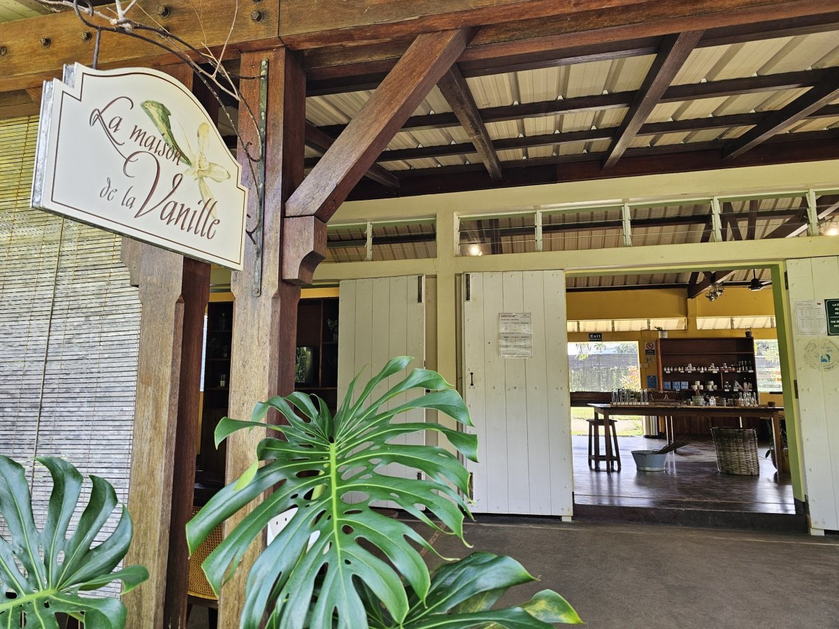 Saint Aubin, vanilková plantáž, obchod se suvenýry