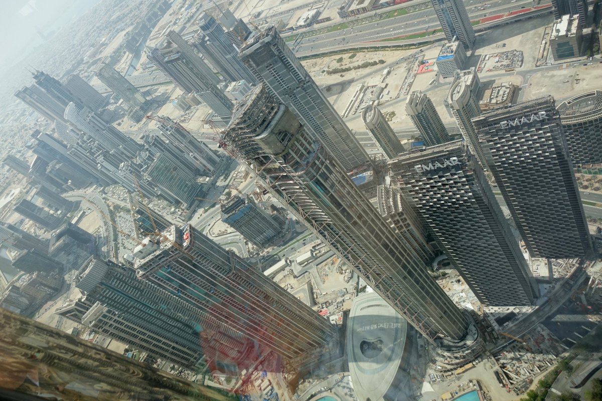 rozestavěné superštíhlé mrakodrapy pod Burj Chalífou