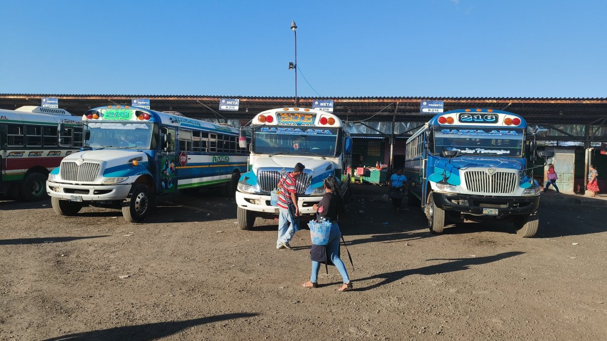 Hlavní terminál v Santa Ana