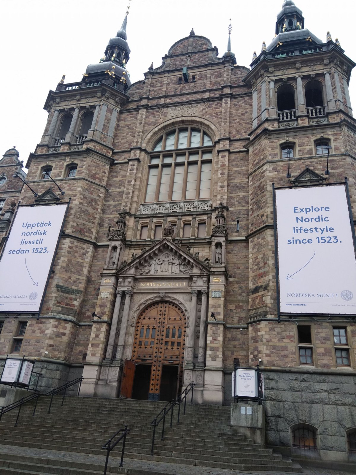 průčelí muzea nás vítá