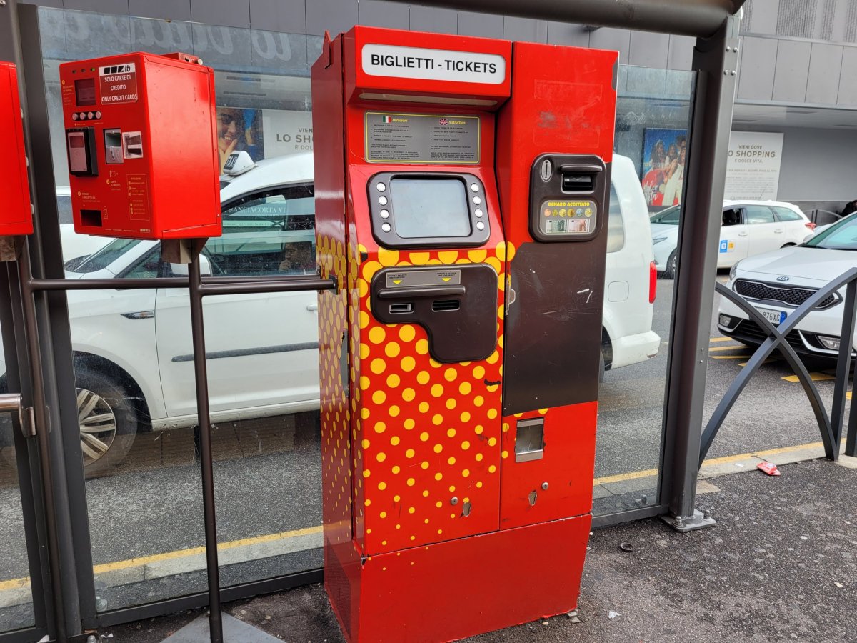 Automat na jízdenky bergamského dopravního podniku