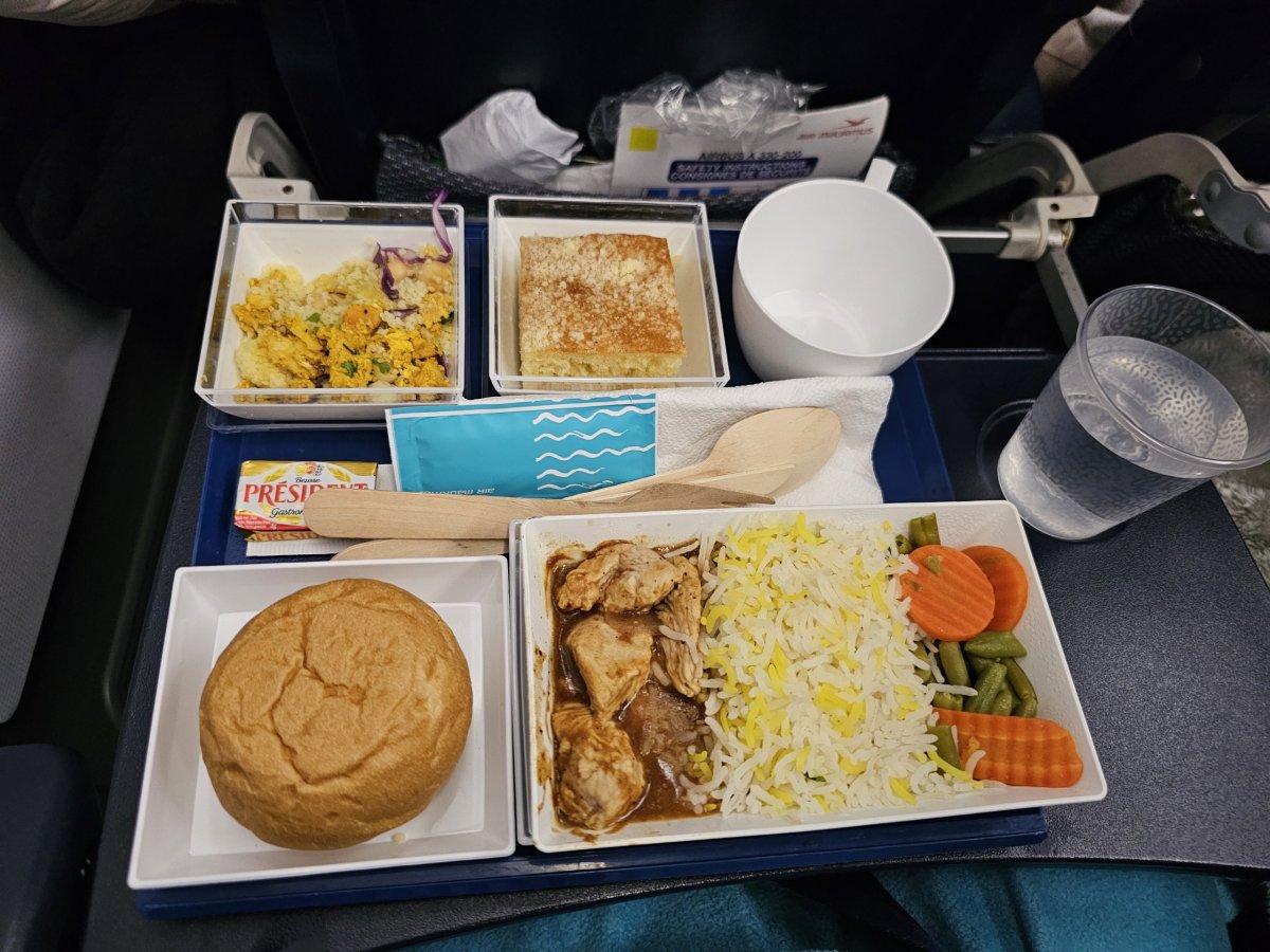 Večeře v ekonomické třídě