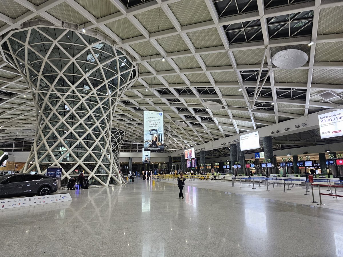 Check-in přepážky, vnitrostátní terminál