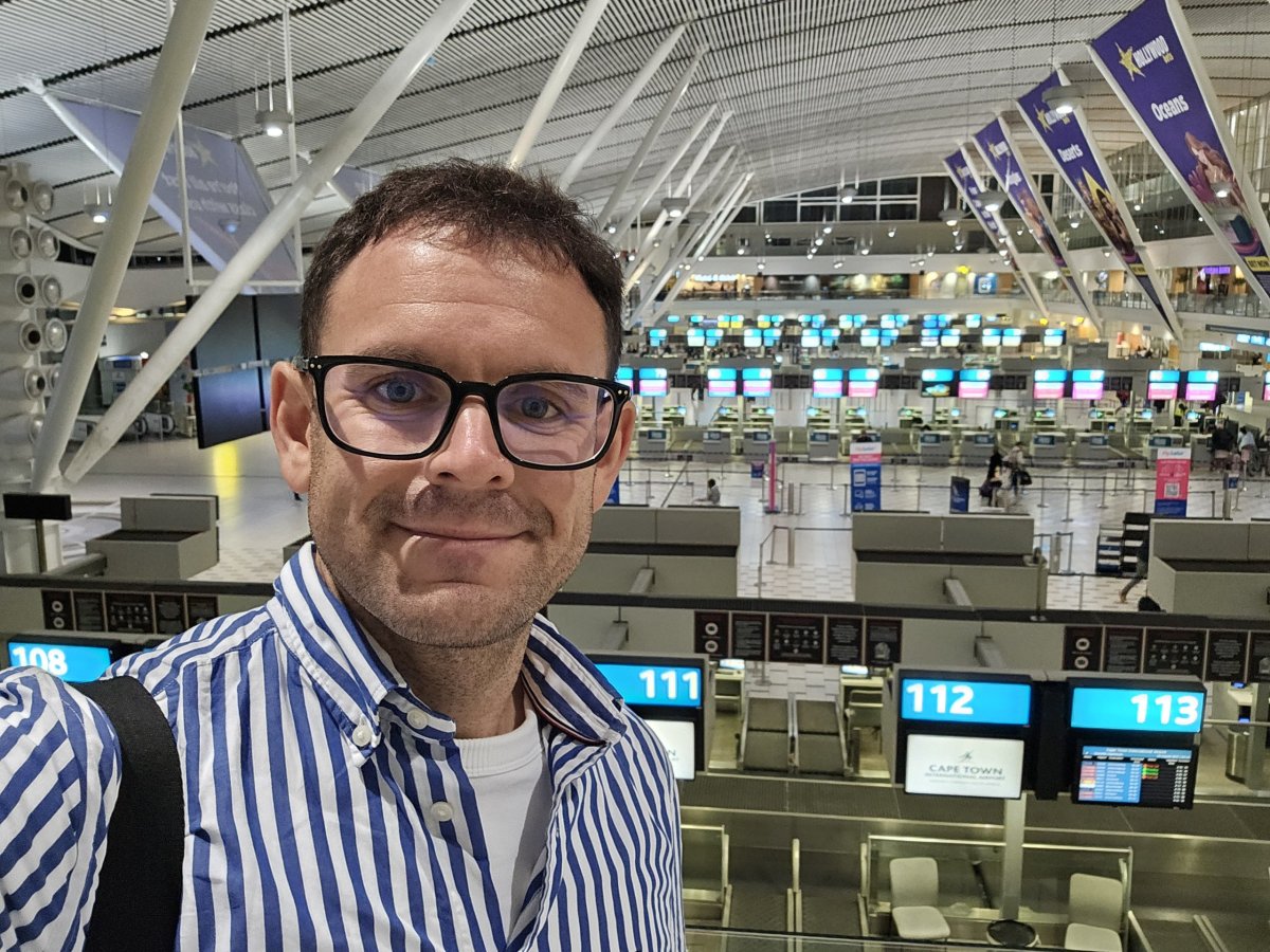 Já v terminálu letiště CPT