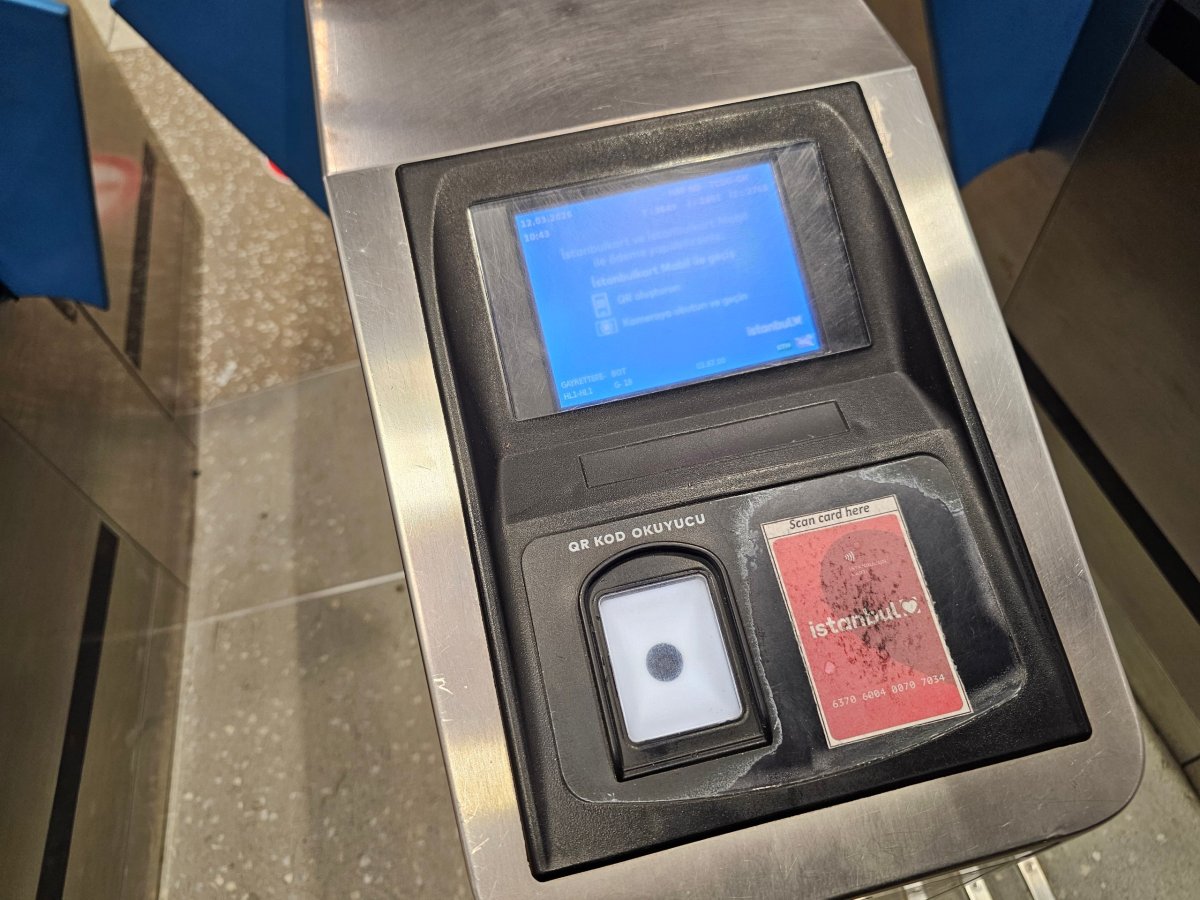 Turniket u vstupu do stanice metra