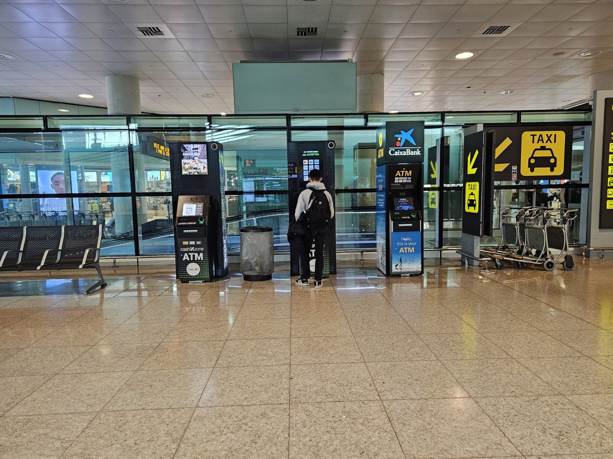 Bankomaty, terminál 1