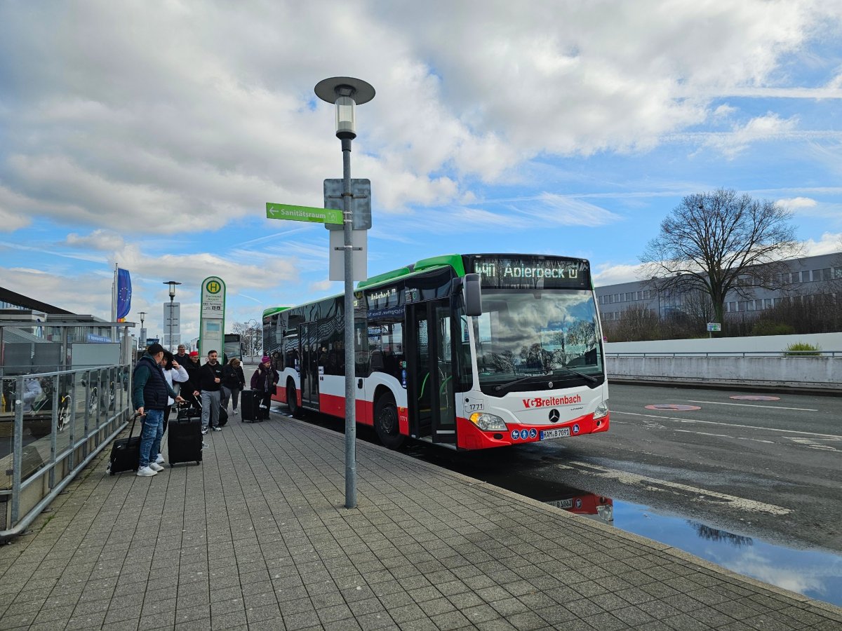 Autobus 490 ke stanici metra