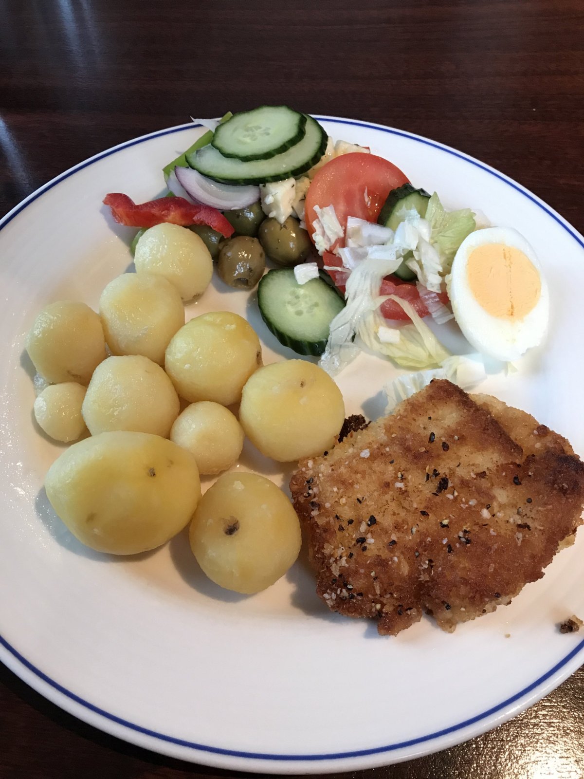 Obalovaná ryba v naší oblíbené restauraci Sjómannastofan Vör