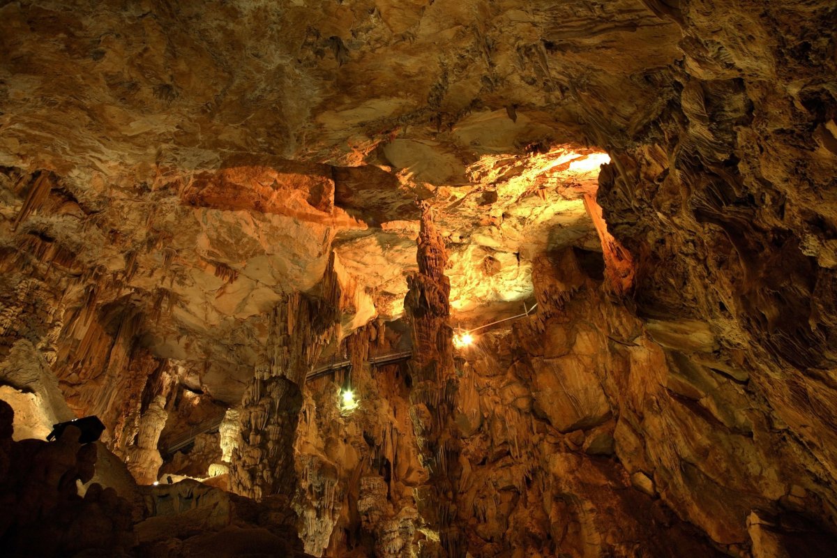 Grotta Ispinigoli