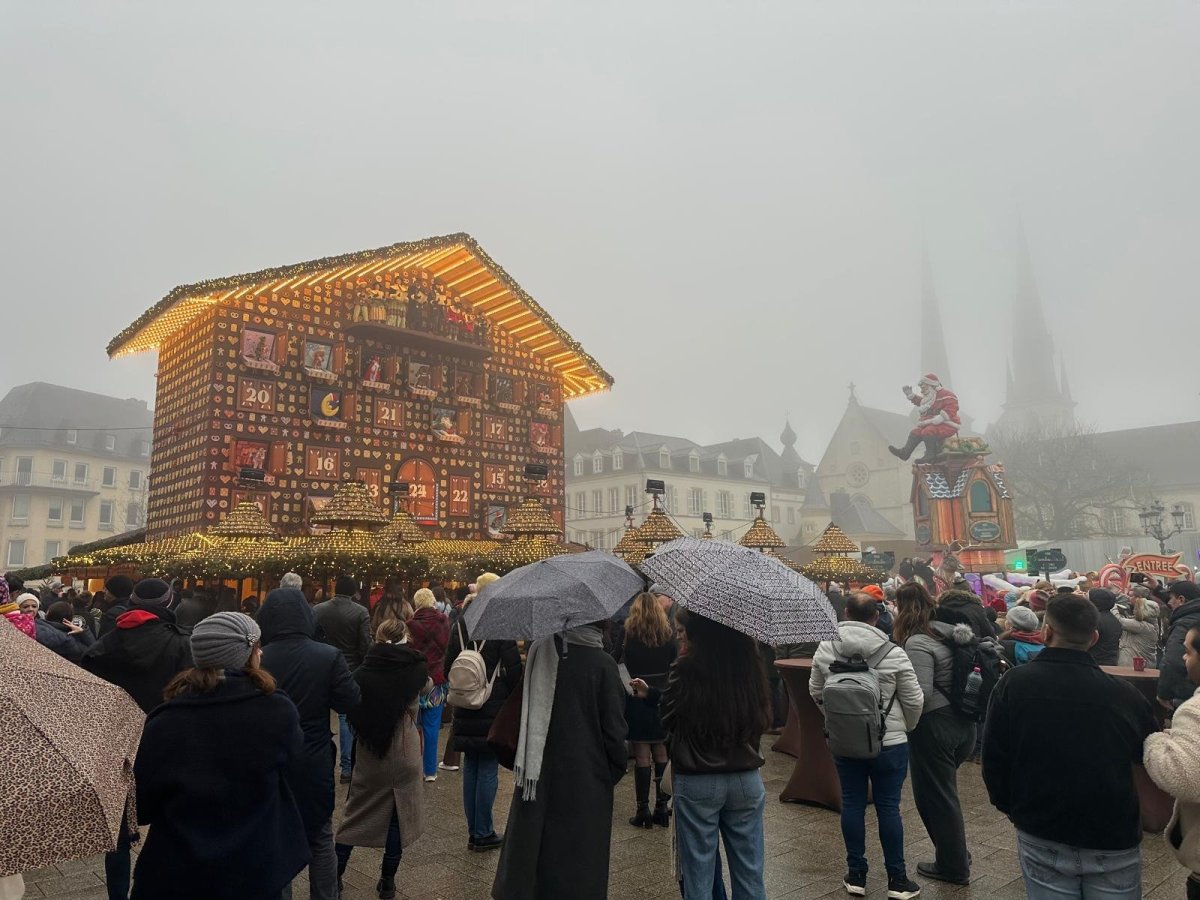 otevřený kalendář Place de Guillame