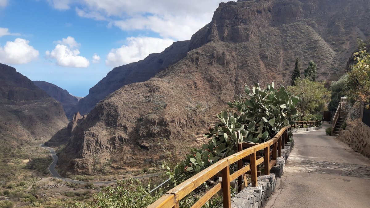 Okruh kolem skalních domů