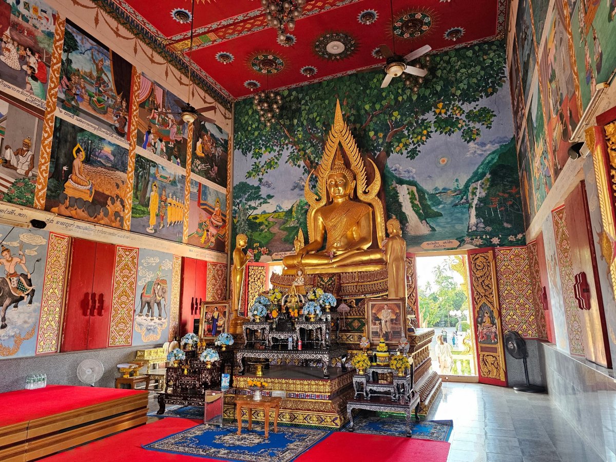 Wat Plai Laem